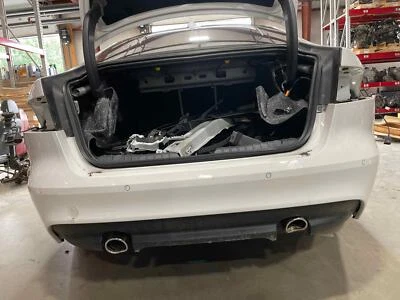 2017 JAGUAR XF OEM Rear Bumper Cover Park Assist NER Polaris White 16-19 - Изображение 1 из 3