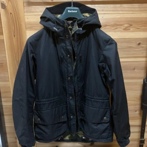 Barbour x Tokito Beacon Camo Mountain Parka Jacke Schwarz M Geölte Baumwolle Japan - Bild 1 von 3