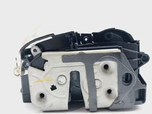 921755106 LEFT FRONT DOOR LOCK / BM5AA21813AG / 284744 FOR FORD TOURNEO COURIER - Imagen 1 de 10