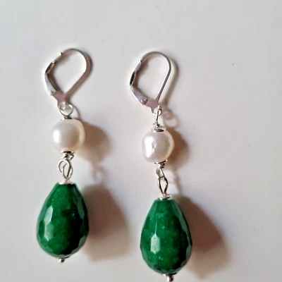 ORECCHINI ARGENTO 925 PENDENTE A GOCCIA RADICE DI SMERALDO E PERLE SCARAMAZZE - Immagine 1 di 4