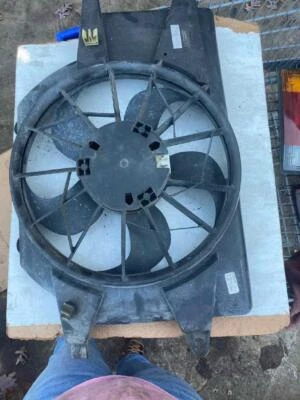 Motor de refrigeración eléctrico Saturn Vue 2002 para radiador Foto 1 de 4