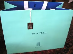 TIFFANY & CO - LANDMARK STORE SILBERFARBEN CHARM und PAPIER SHOPPING / GESCHENKTÜTE - Bild 1 von 14