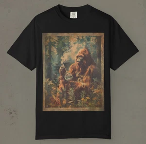 BIGFOOT CANNABIS Shirt, SASQUATCH Bong T-Shirt, Yeti Cryptid 420 Pothead Geschenk - Bild 1 von 28
