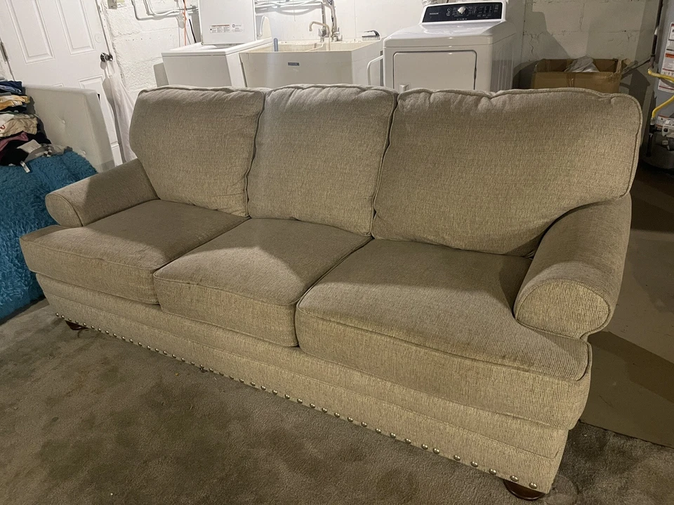 couches sofas used - Image 1 of 4