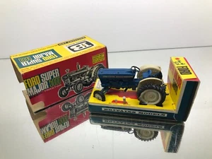 BRITAINS FARM 9527 FORD SUPER MAJOR 5000 DIESEL TRACTOR -BLUE 1:32- FAIR IN BOX - Imagen 1 de 14
