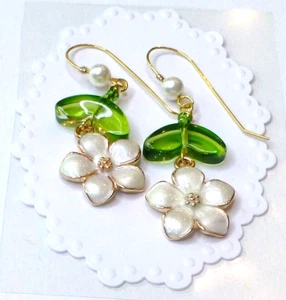 Secura Flower Earrings Bridal Earrings - Picture 1 of 5