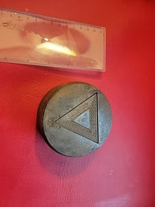 Antik 1900er Form Stempel Nabe Stempel Schmuck Werkzeug Dreieck Pin Medaille Abzeichen Freimaurer - Bild 1 von 7