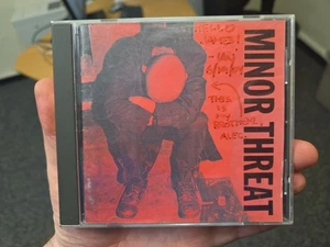 autographed Minor Threat Complete Discography Cd ian mackaye 2004 1989 dischord - Bild 1 von 5