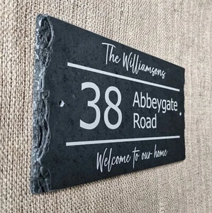Personalisiertes Namensschild individuell grau Adressschild moderne Schrift Haustürnummer - Bild 1 von 4