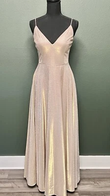 Vestido Largo Windsor Baile de graduación Noche Brillante Champagne Talla Mediana  Foto 1 de 4