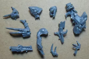 Chaos Marines - Daemon Prince 2023 - Parti zoccolo mani e piedi (a) scatola pezzi - 40K - Foto 1 di 1