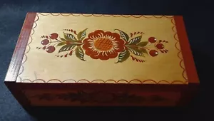 Vintage!! Hand Painted Wooden Trinket Box with Lid - Lid on with Wood Dowels. - Picture 1 of 12