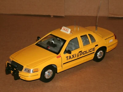 1/27 Scale Ford Crown Vic Custom Made Police Car Taxi Diecast Model CVPI - Welly - Image 1 of 4