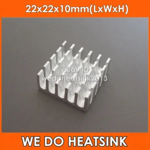 25 sztuk srebrnego szczelinowego radiatora 22x22x10mm aluminiowy radiator, zgodny z RoHS - Zdjęcie 1 z 4