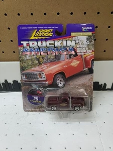 Johnny Lightning 1978 Dodge Li'L Red Express  Truckin America Series In Purple  - Picture 1 of 3