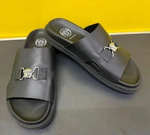 JUNGE VERSACE schwarze Leder Pantoletten Sandalen mit Palazzo Kopf - UK 7 / EU 40 - Bild 1 von 13