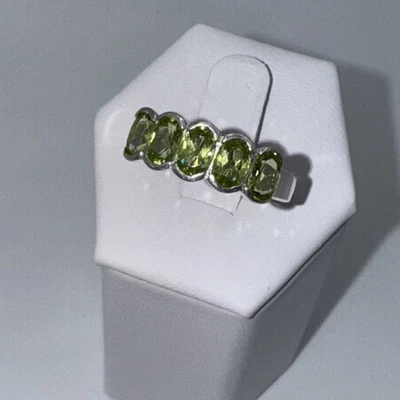 复古纯银和橄榄石戒指 尺寸 7.75 — 第 1/4 张图片