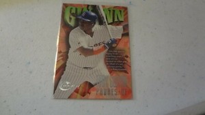 1997 CIRCA  SKYBOX #150 TONY GWYNN BASEBALL CARD