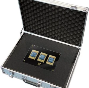 Yu-Gi-Oh 25th Anniversary Ultimate Kaiba Blue-Eyes White Dragon Set Attache Case - Bild 1 von 1