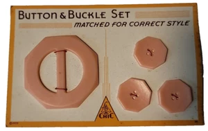 Le Chic Peach Pink Button And Buckle Set On Original Card Matched New VTG 1933 - Picture 1 of 5