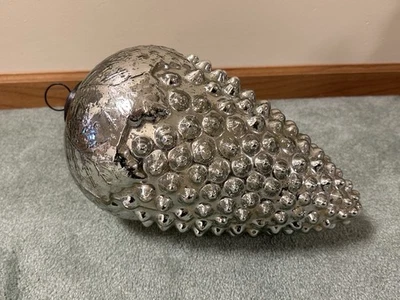 Pottery Barn JUMBO Adorno de Navidad Plata Mercurio Vidrio Bola Uva 13.5" Usado en Excelente Condición Foto 1 de 4