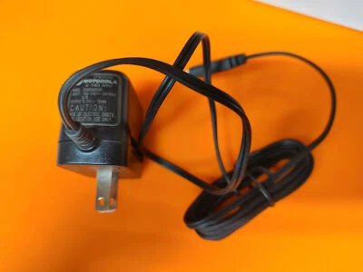 OEM Motorola Rapid Travel Charger for Motorola XT865 Droid X, Bionic XT875, - Image 1 of 3