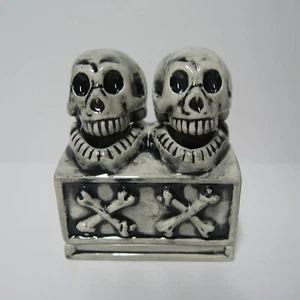 RARE NEIGHBORHOOD BOOZE DUAL DUAL SHAKING SKULLS CE-INCENSE CHAMBER BLACK skull - Picture 1 of 9