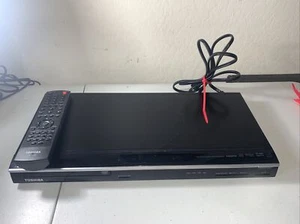 Toshiba SD7300KU Digital Cinema Progressive HDMI DVD Player with Remote Control - Picture 1 of 8