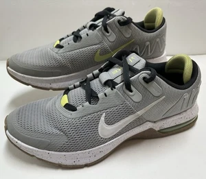 Nike Air Max Alpha Trainer 4 Gris Claro Humo Limelight CW3396-005 Para hombres Talla 12” - Imagen 1 de 13