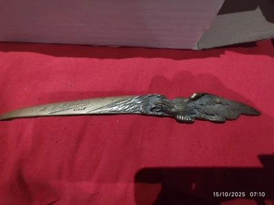 Coupe-papier en bronze Aigle en vol ailes déployées Signé C. Delestraint - Photo 1/3