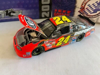 Action #24 Jeff Gordon DuPont 2002 Monte Carlo Clear #102381 escala 1/24 - Imagem 1 de 4