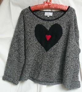 Heart lightweight knit vintage sweater. by Dorothy Schoelen, Silver Connection - Picture 1 of 2