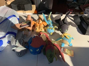 Lotto di 8 mini figurine peluche Come addestrare il tuo drago - Morte Rossa, Gronkle, Tempesta - Foto 1 di 24