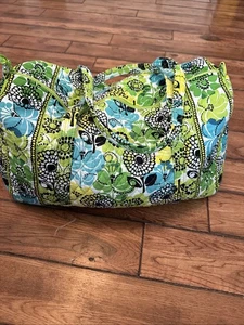 Vera Bradley Duffle Bag Large Overnight Traveler Quilted  20 X 12 Limes Up - Picture 1 of 6