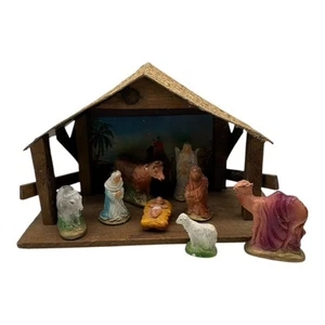 Vintage Nativity Wood Manger Set  Chalkware Figurines  Hand Painted  Straw Roof - Picture 1 of 10