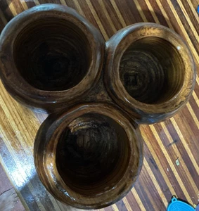 EINZIGARTIGER dreifach handgeschnitzter Pflanztopf mit Holzverbindung und Einsätzen - 15” B x 8” H - Bild 1 von 9