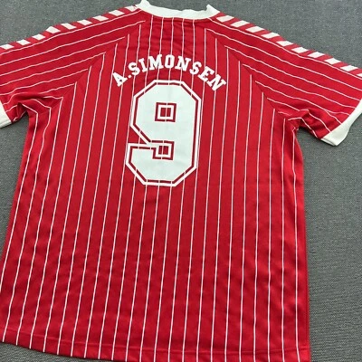Camiseta de fútbol local Dinamarca 1982 Simonsen #9 para hombre 2XL retro Hummel camiseta para adultos Foto 1 de 4