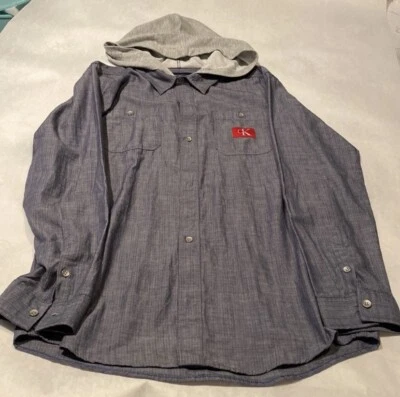 Camisa Calvin Klein Jeans masculina icônica jeans com capuz botão - Tamanho XL - Imagem 1 de 3