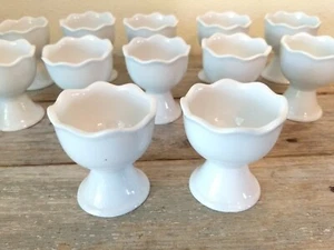 (Lotto di 12) Tazza portauovo vintage PIER 1 IMPORTS ceramica bianca bordo smerlato - Foto 1 di 8