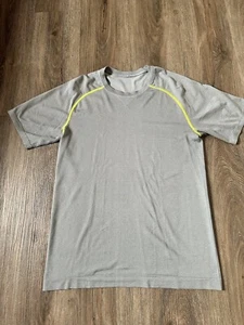 T-shirt Lululemon grigia manica corta (misure incluse) piccola - Foto 1 di 9