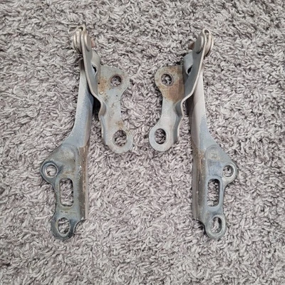 Комплект передних петель для капота Tacoma 1995 2004 Toyota со стороны водителя и пассажира от оригинального производителя - Изображение 1 из 3