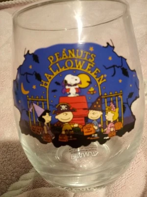 Snoopy Peanuts Holiday Halloween Party Disney 1 Glass - Image 1 of 4
