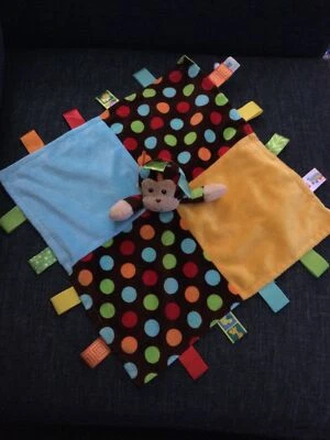 Плюшевое защитное одеяло Taggies Monkey сине-зеленое атласное коричневое в горошек детское (26) - Изображение 1 из 3