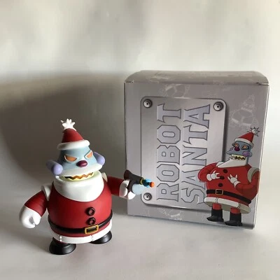 Kidrobot x Futurama 机器人圣诞老人中号乙烯基人偶 - 淘气版 — 第 1/4 张图片