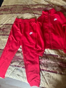 Brand New Nike Tracksuit Youth- Medium - Picture 1 of 2