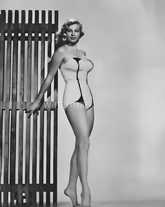 Anita Ekberg 8x10 Photograph – A Glamorous Icon of 1950s Hollywood - Picture 1 of 1