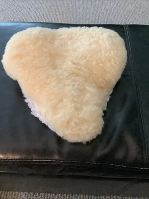 Funda de asiento de bicicleta acolchada - imitación piel de oveja - cierre con cordón Foto 1 de 2
