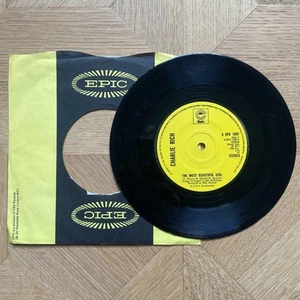 Charlie Rich – The Most Beautiful Girl 7" Vinyl Single 1973 Pop Epic SEPC1897 UK - Picture 1 of 2