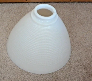 Corning 820120 Weiß Milchglas Waffelmuster Diffusor 8"" Schirm 2-1/4"" Monteur - Bild 1 von 3
