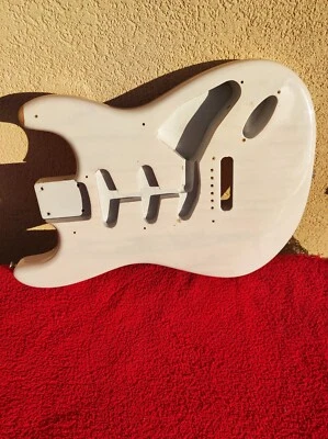 Body white blond anni 50 Foto 1 de 4